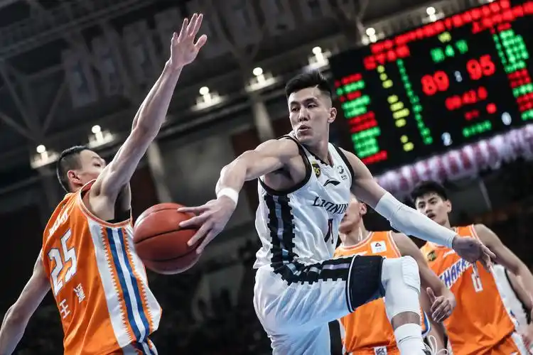 篮球——cba:辽宁本钢胜上海哔哩哔哩