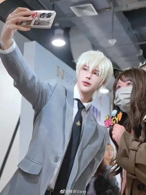 唯安vann超话4.2北京ijoy～谢谢你们来看我又和大家一起吃了蛋糕!