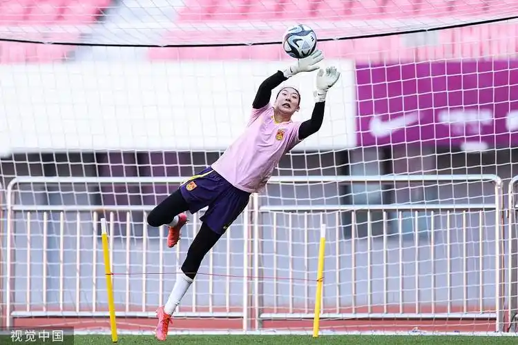 中国女足世界杯23人大名单:门将:朱钰,徐欢,潘红艳;后卫:吴海燕,姚伟