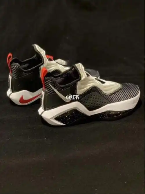 但这次的士兵14可以说是一双最不战士14和pg4买哪个战士14拆解测评