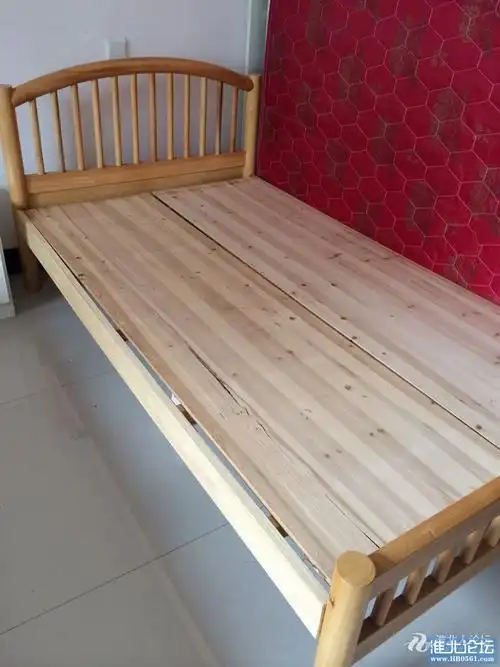 2米宽  地址:5马路华松万福家园  自取  价格120(包含床垫)  电话