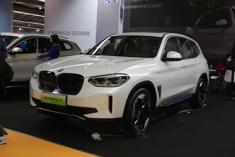 宝马ix3亮相广州国际采购车展续航500km68s破百