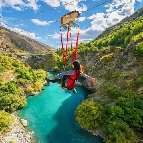景区高空滑索设备大型滑索道速滑速降空中飞人儿童低空滑索厂家