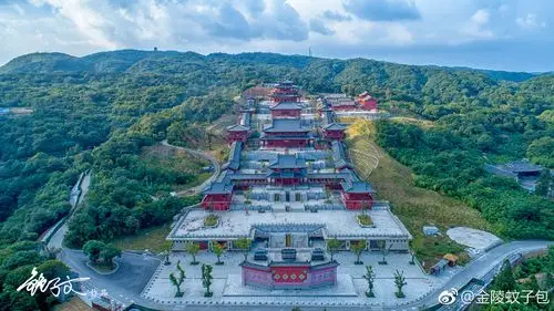 相传燃灯古佛道场,金佛山金佛寺