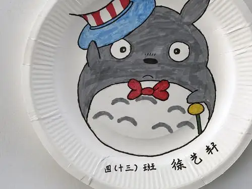 大荔洛滨小学:纸盘画精彩纷呈把学校点缀成"画的海洋"(李世居 陈凯