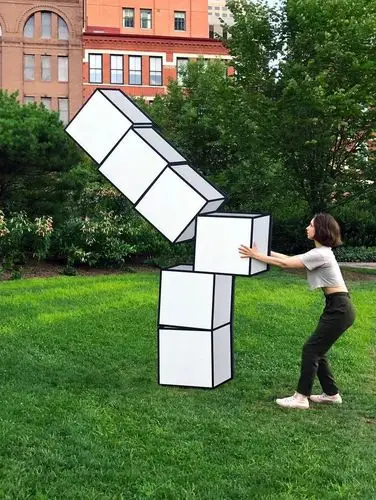 我们把哆啦a梦的任意门搬进了家里神奇的事情发生了屋研搭