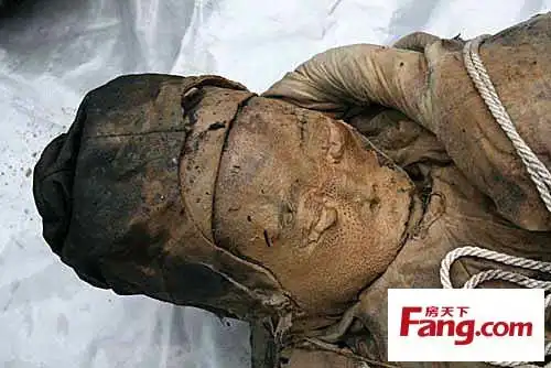 泰州市博物馆馆长汪维寅告诉记者,这次出土的古墓已经确定是明代的