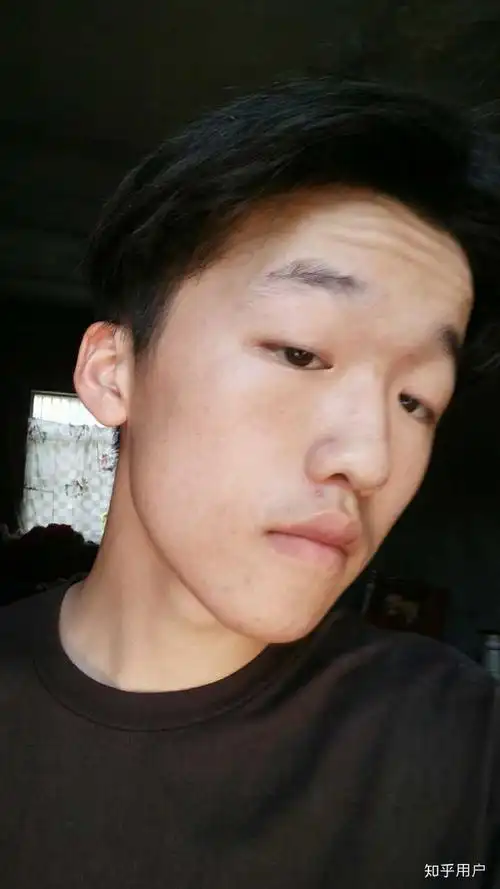 有哪张不知名的男生照片让你特别心动念念不忘珍藏至今,一直想知道他