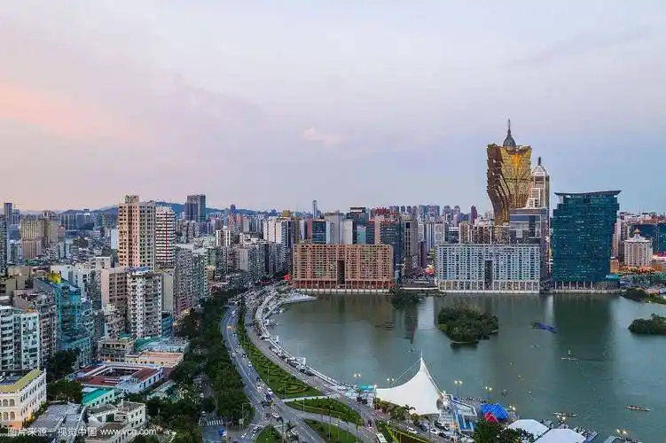 城—铜锣湾—金钟站(军器厂街)天桥处—中环(中环街市-半山扶梯)day3