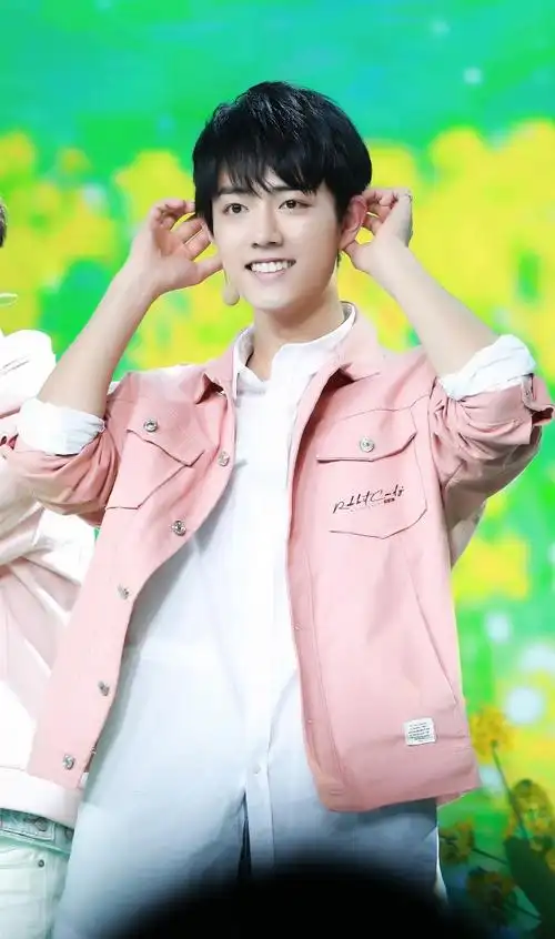 170314 天天向上录制  #肖战的那年今日##肖战顺顺利利