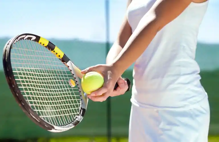 打网球的动作要领,想要提升自己的技巧就看看