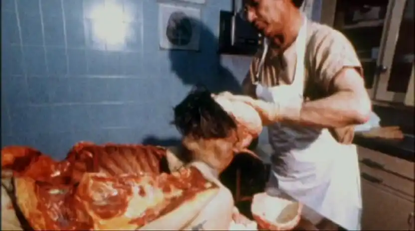 死亡面目:一部不忍直视的纪录片 各种死亡现场 尤其吃猴脑屠杀动物