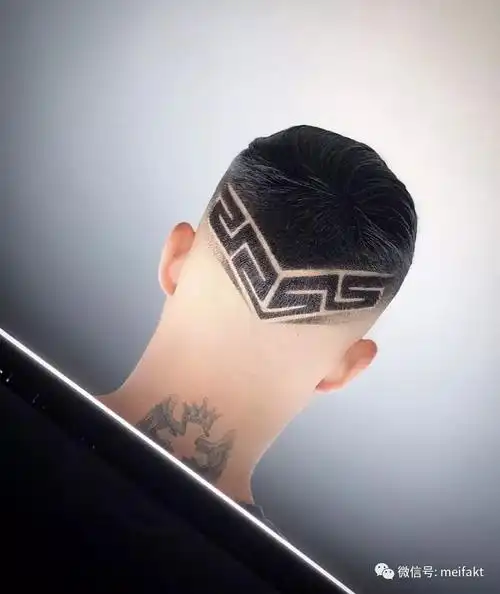 最新男生雕刻发型图集,喜欢就剪一个吧