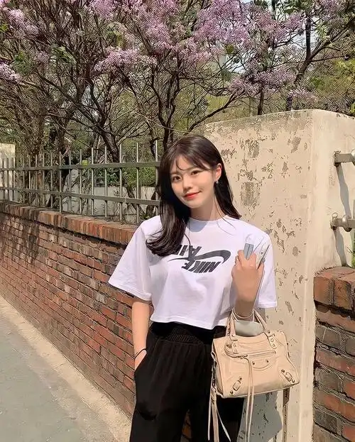 大胸女生夏天别这么穿显壮又没气质