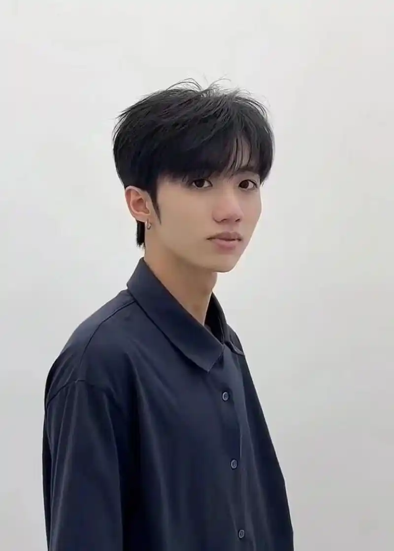 v女友闺蜜都爱的自然帅气的碎盖发型潮男养成记帅到爆炸的碎盖头对