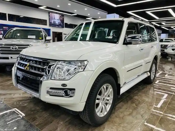 20款中东版三菱帕杰罗v97山猫配置实解