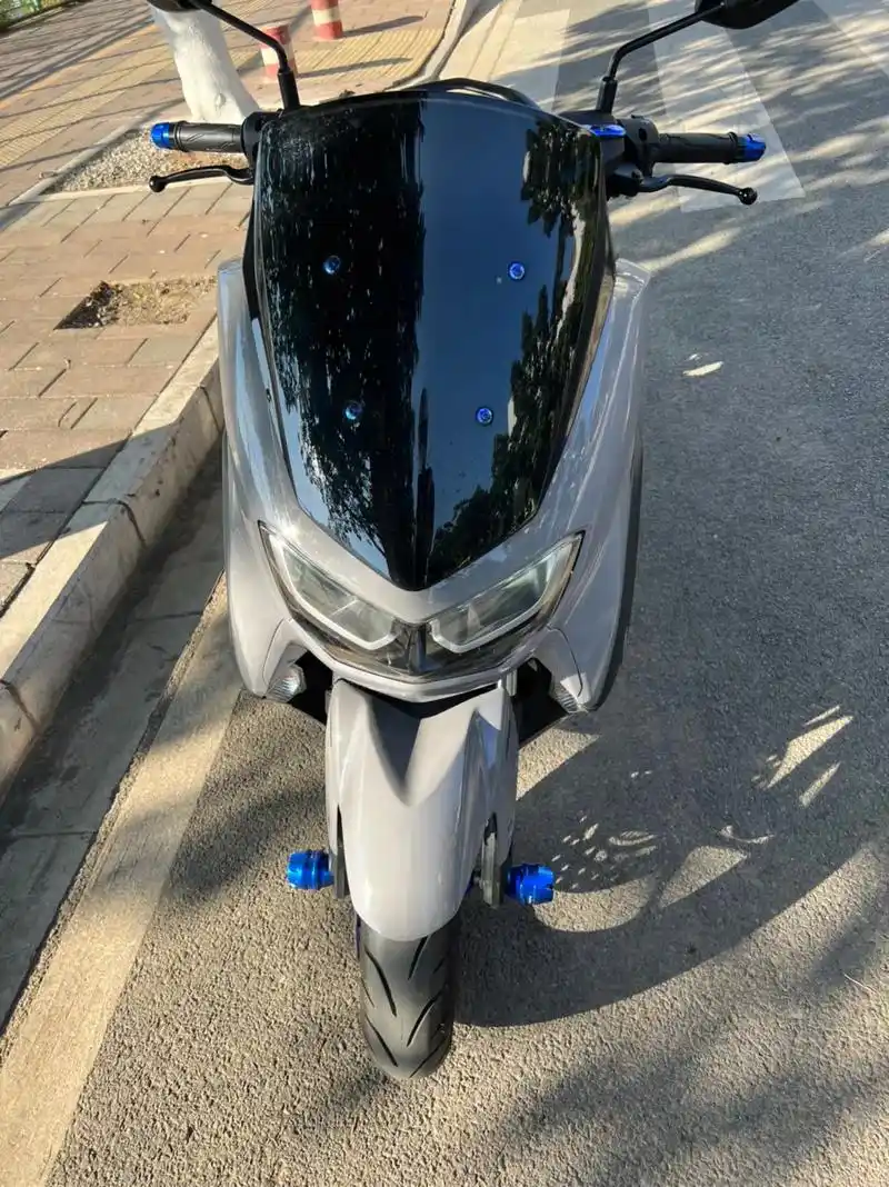 雅马哈nmax 155 21款tcs版泫雅灰,全车贴隐形车衣 - 抖音