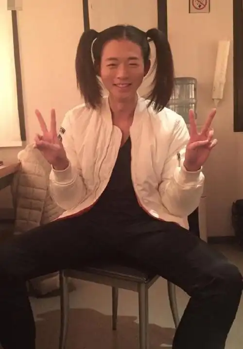 霍尊属于清秀还是"娘",7张他的生活照,便会告诉你"答案"!