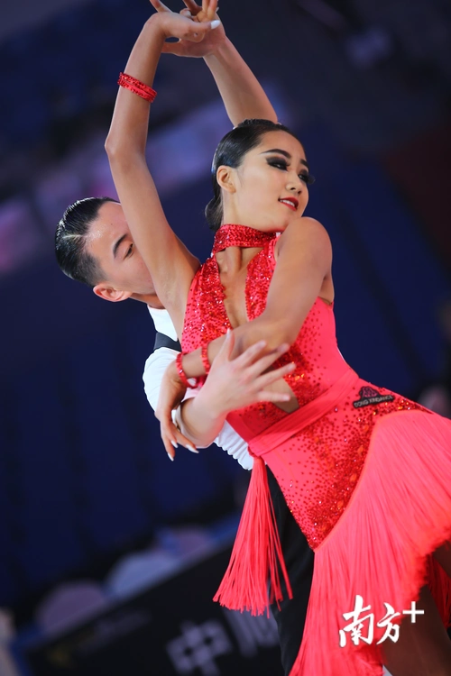 拉丁舞盛事在珠海横琴举行全球舞者通过5g平台切磋武艺