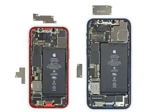 比如iphone 12 mini 的天线不对称,tapticengine形状更方正了一点