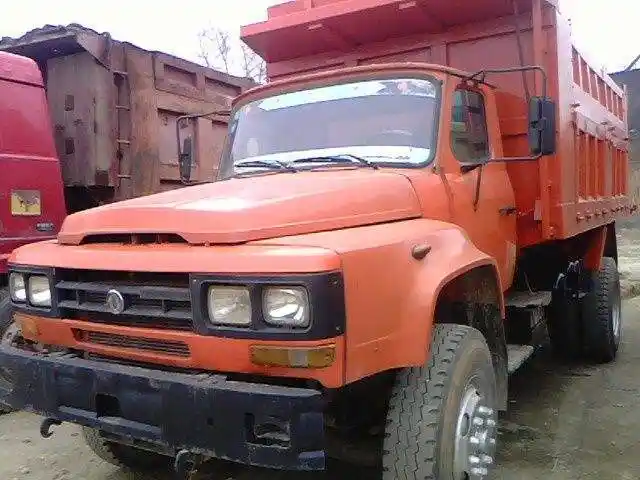 老东风eq140洒水车经时光蹂躏而仍耐用图片列表