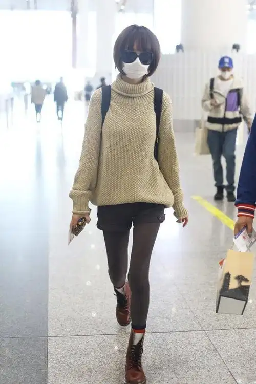 鲁豫衣品被低估了这卡其大衣造型很有魅力气质不够试试这样穿