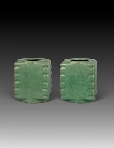 宋代官窑梅子青琮式瓶一对