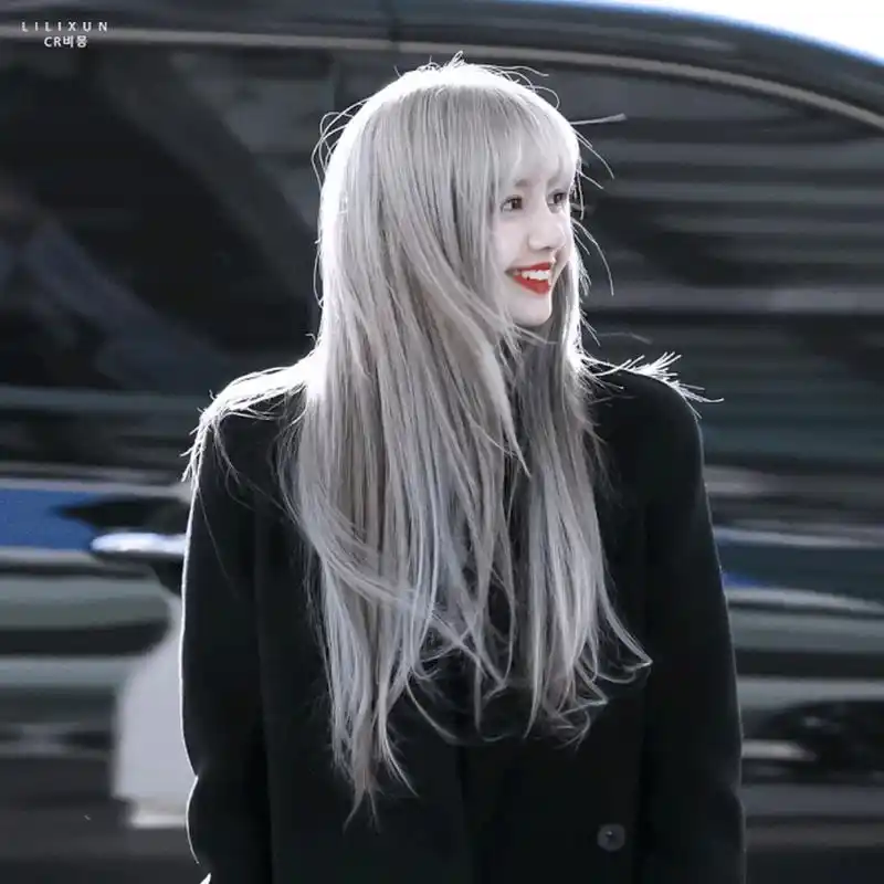 人间银发的芭比～lisa