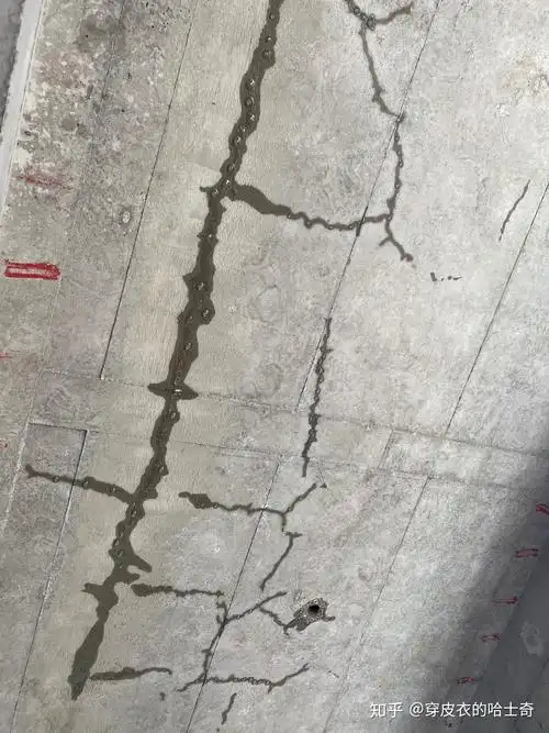 楼层混凝土开裂很严重,该如何解决?