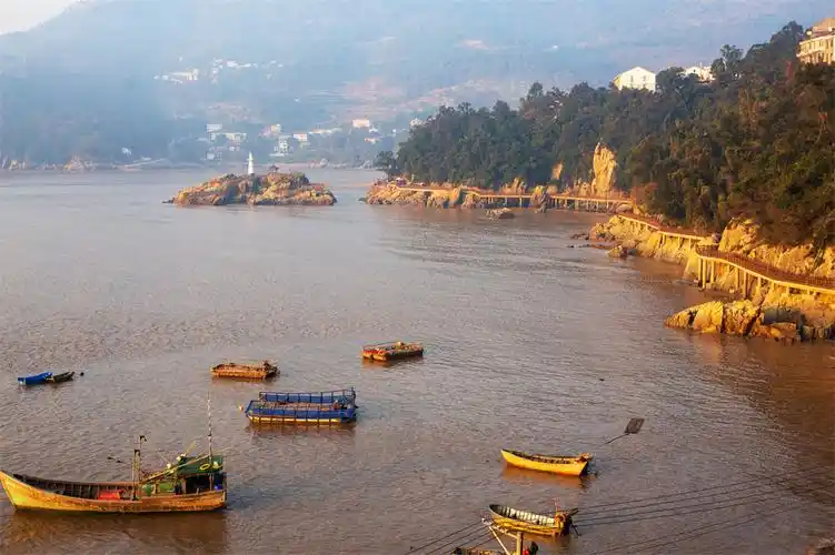 打卡平阳西湾灯塔