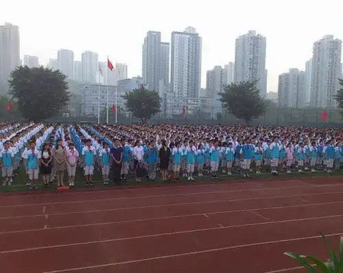 重庆八中宏帆校区2012开学日系列活动