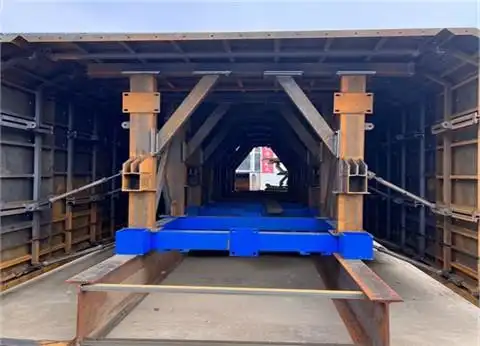 涵洞台车模板