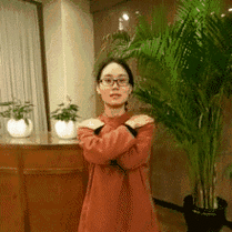 4个动作让颈椎自愈,拍打肩膀可以快速缓解疼痛