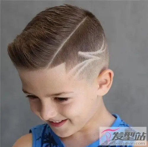 个性儿童刻痕发型 打造酷炫时尚潮童