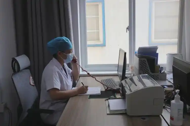 信阳市第三人民医院举行夏季新冠疫情防控应急演练