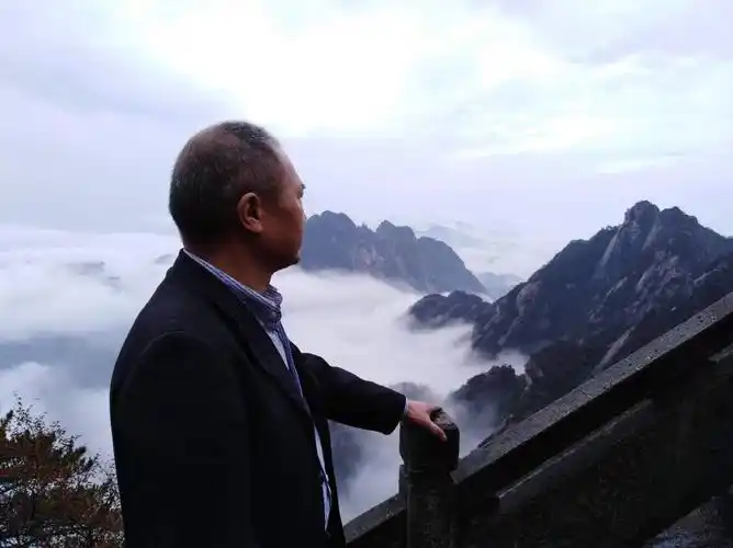 一览众山小(黄山游) 文: 王九, 图片: 王九,小