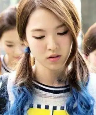 藏青色藏青色头发藏青色发型