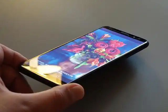 5.9寸全面屏 4gb 64gb 四摄 nfc功能,降价仅1799