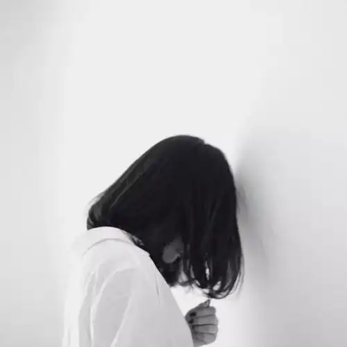 背影头像伤感高清晰