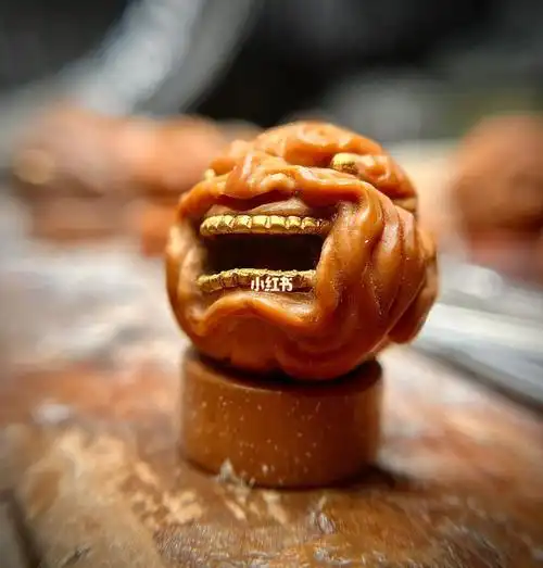 大金牙豪横猴头雕刻