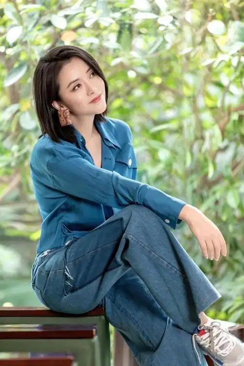 性格很洒脱很酷的女人黄小蕾的性格真洒脱