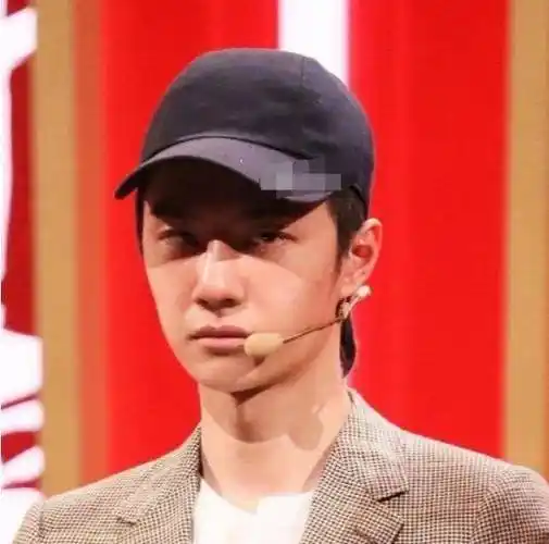 原创王一博丑照被爆疑似得罪圈内人粉丝再丑我也要