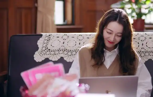 《幸福触手可及》热巴化身穿搭女王,气场全开