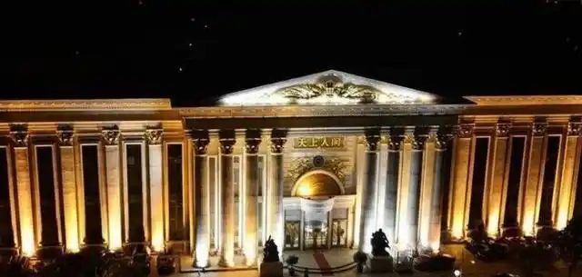 京城第一夜总会"天上人间",老板覃辉很有手段,擅于空手套白狼_网易