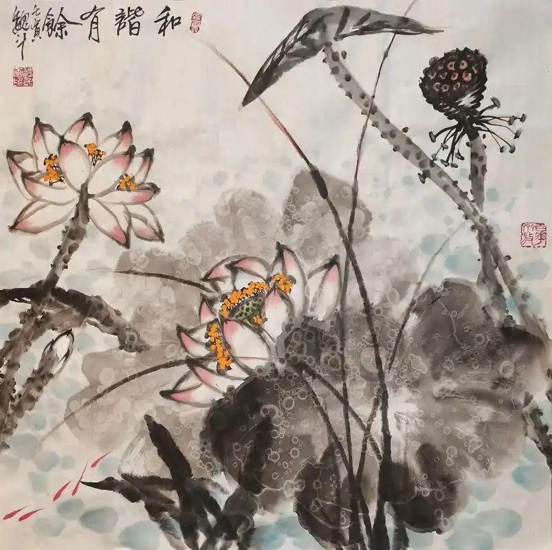 画家魏斗为美女创作的写意荷花《和谐有余图》作品欣赏.