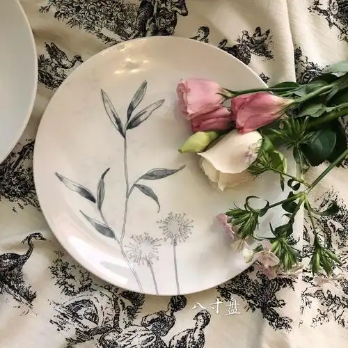 幸福家出口简约清新素描灰色淡雅花朵西餐菜盘盘