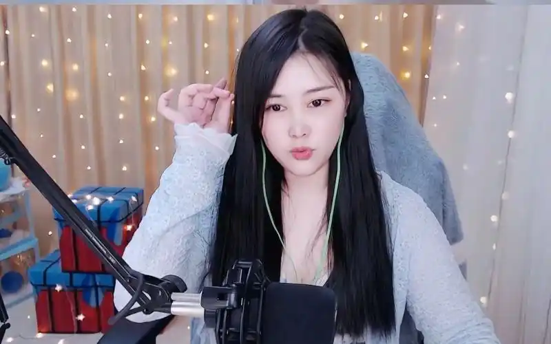 最敏捷的胖子虎牙染宝宝胖还是有好处的绝地求生天天吃鸡2022年5月15