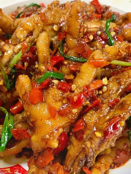辣炒鸡爪72香辣入味又软烂啃起来好带劲