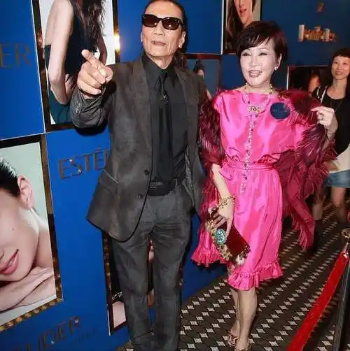 港姐狄波拉:为谢贤放弃美国富豪,儿子谢霆锋被传是赌王私生子