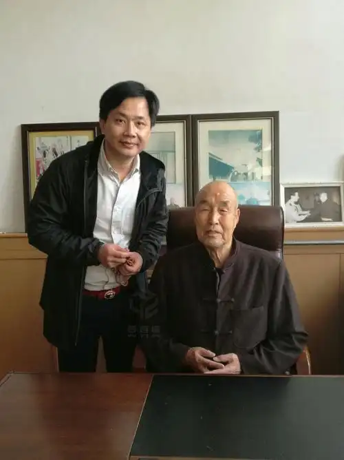 五台山五爷庙住持常青法师接见菩壹德董事长,礼佛问道,合影留念